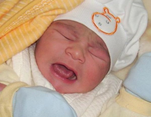 bebek ağlamasının nedenleri