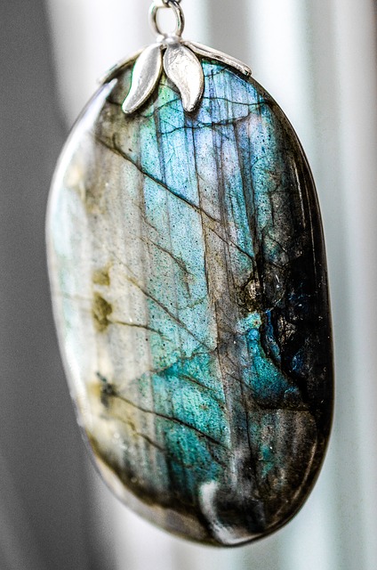 labradorite-1433284_640