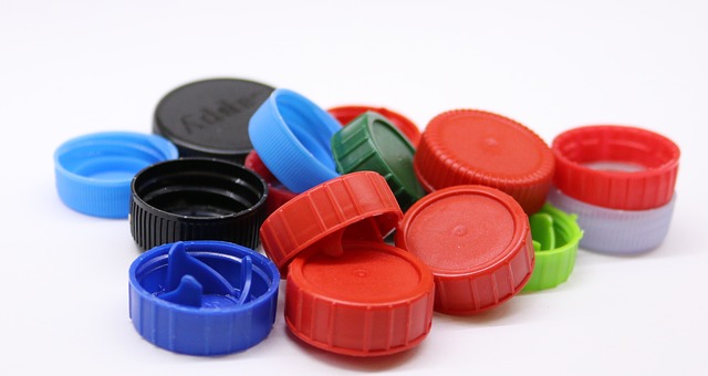 plastic-screw-caps-2111253_640