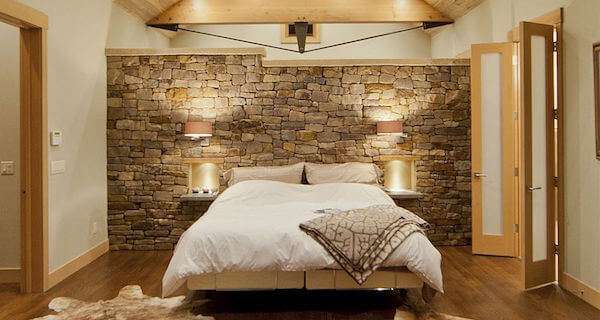 en-modern-yatak-odasinda-dogal-tas-kullanimi-ntu4n